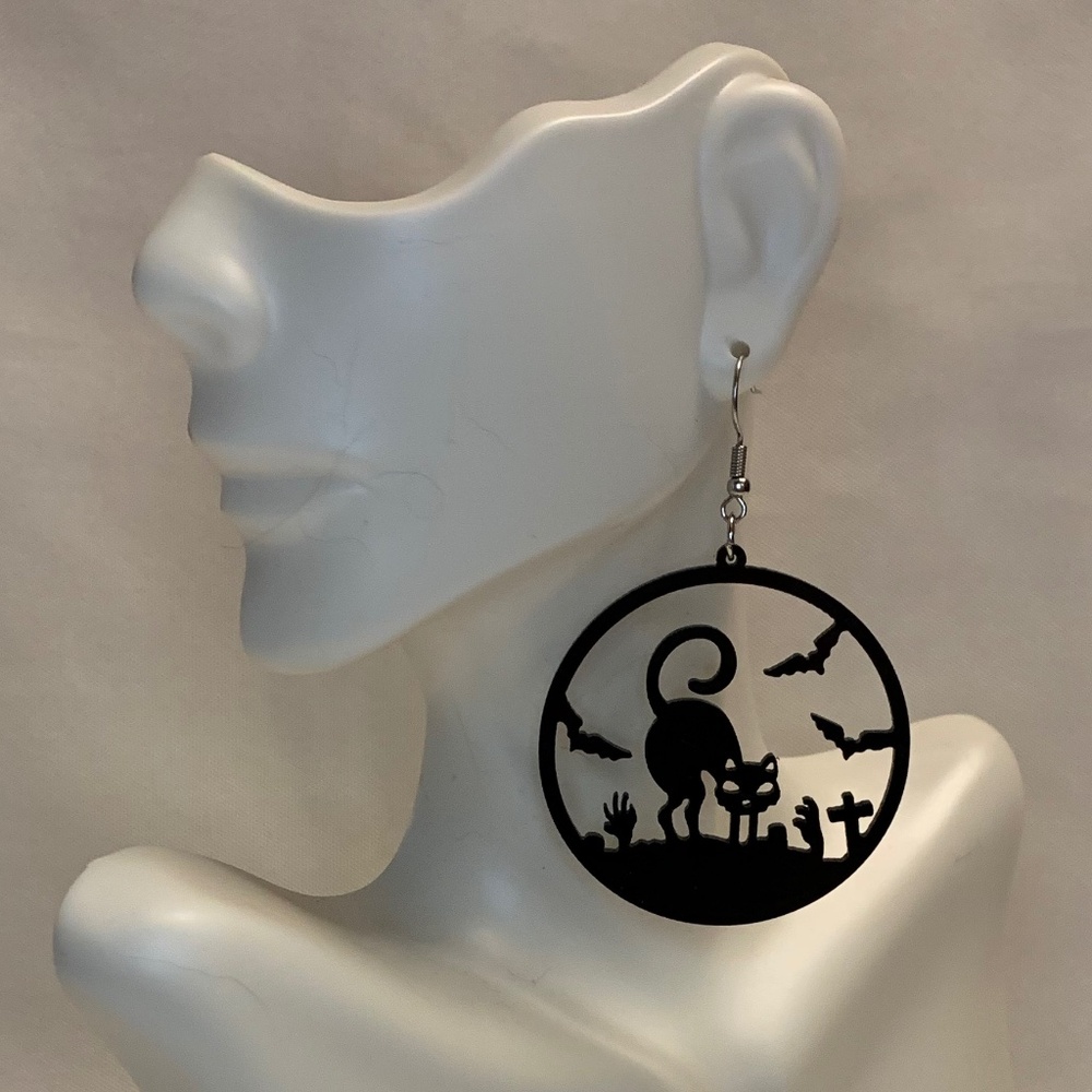NWT! Creepy Black Round Acrylic Halloween Cat in Graveyard with Bats Earrings!